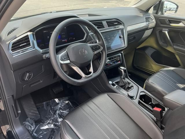 2022 Volkswagen Tiguan SE photo 4