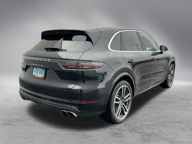 2022 Porsche Cayenne Turbo photo 3