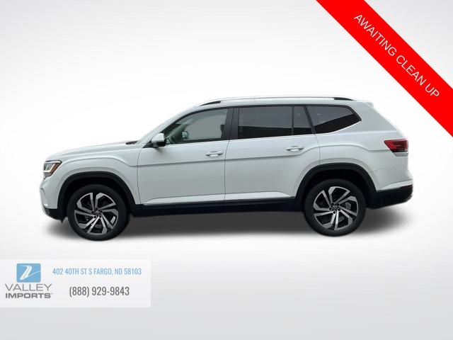2023 Volkswagen Atlas SEL photo 3