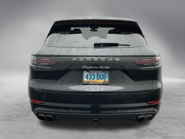 2022 Porsche Cayenne Turbo photo 4