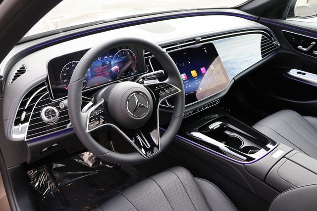 2025 Mercedes Benz E 450 4MATIC photo 4