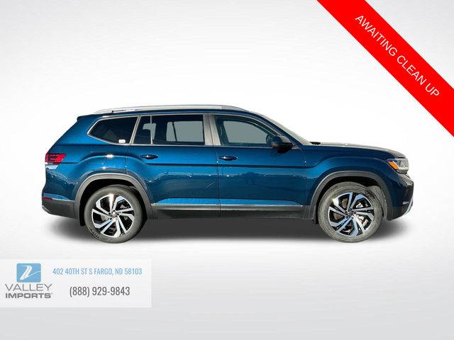 2023 Volkswagen Atlas SEL photo 2