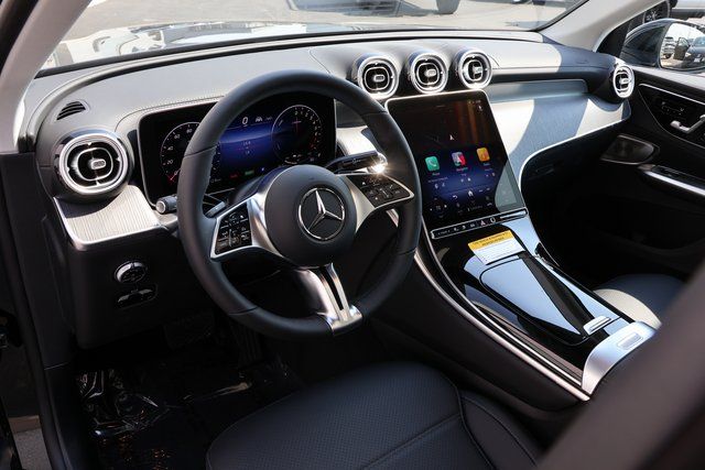 2025 Mercedes Benz GLC 350e 4MATIC photo 4