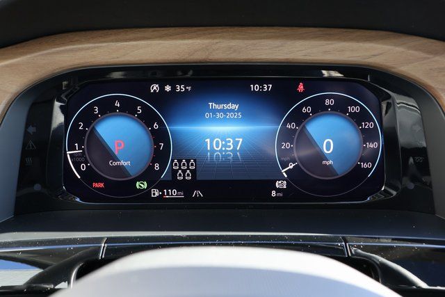 2025 Volkswagen Atlas SE Technology photo 2