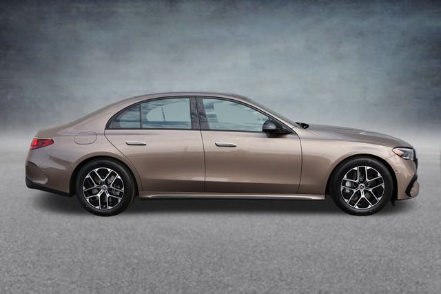 2025 Mercedes Benz E 450 4MATIC photo 3