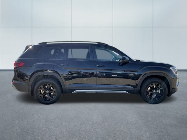 2026 Volkswagen Atlas Peak Edition SE photo 3