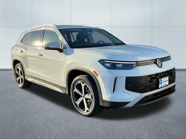 2026 Volkswagen Tiguan SE's photo