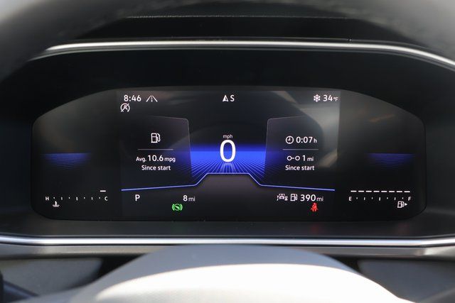 2025 Volkswagen Taos SE photo 2