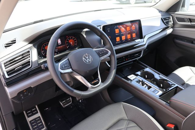 2025 Volkswagen Atlas Peak Edition SE photo 4