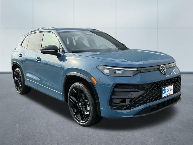 2026 Volkswagen Tiguan 2.0T SE R-Line Black 4Motion's photo