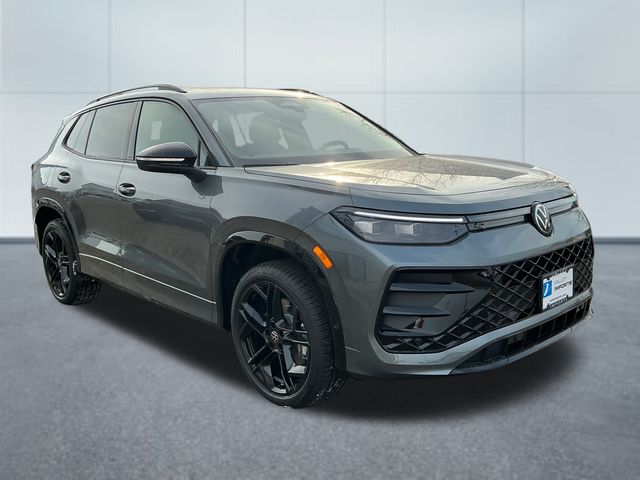 2026 Volkswagen Tiguan SE R-LINE BLACK's photo