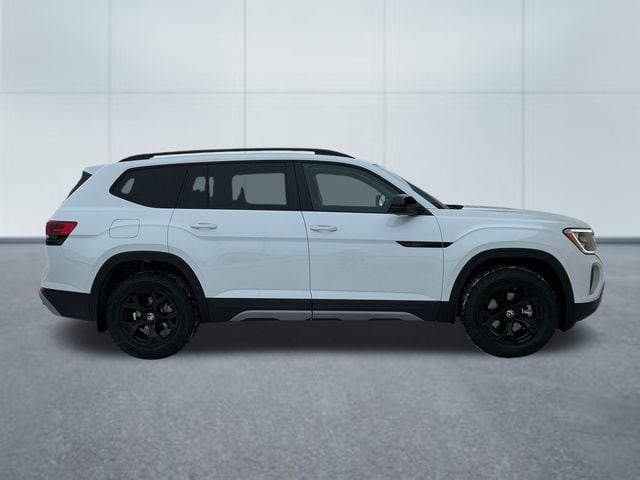 2026 Volkswagen Atlas Peak Edition SE photo 4