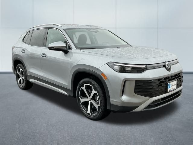 2026 Volkswagen Tiguan SE's photo