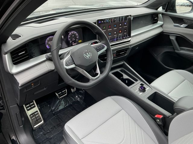 2025 Volkswagen Tiguan SE R-Line Black photo 4