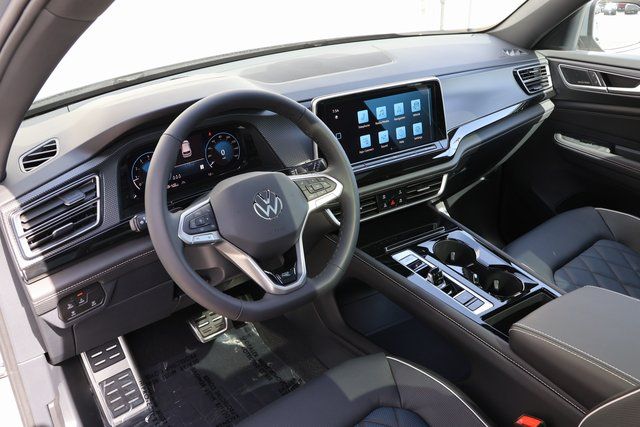 2025 Volkswagen Atlas Cross Sport SEL Premium R-Line photo 4