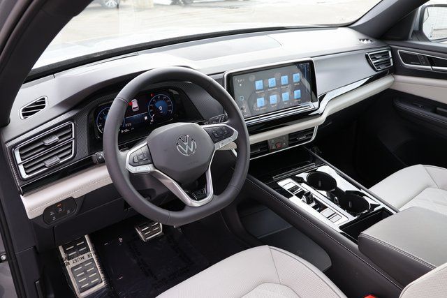 2025 Volkswagen Atlas Cross Sport SEL Premium R-Line photo 4
