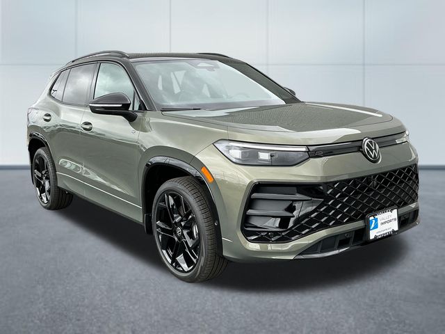 2026 Volkswagen Tiguan 2.0T SE R-Line Black 4Motion's photo
