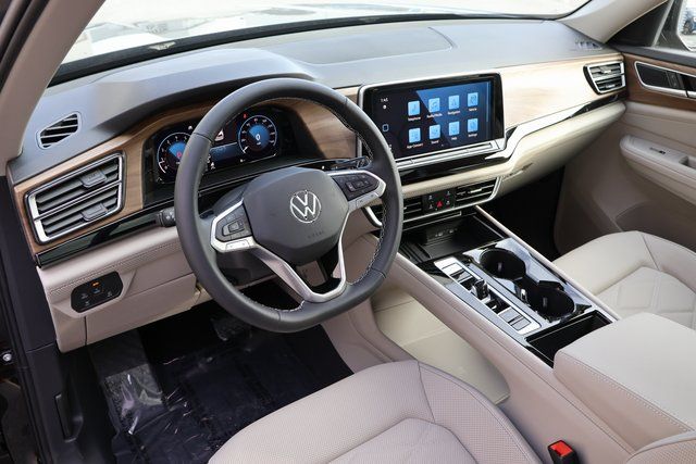 2025 Volkswagen Atlas SE Technology photo 4