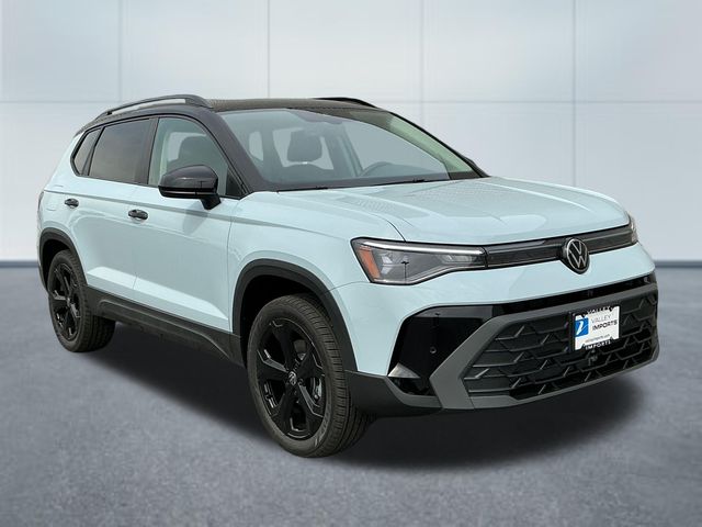 2026 Volkswagen Taos 1.5T SE Black 4Motion's photo
