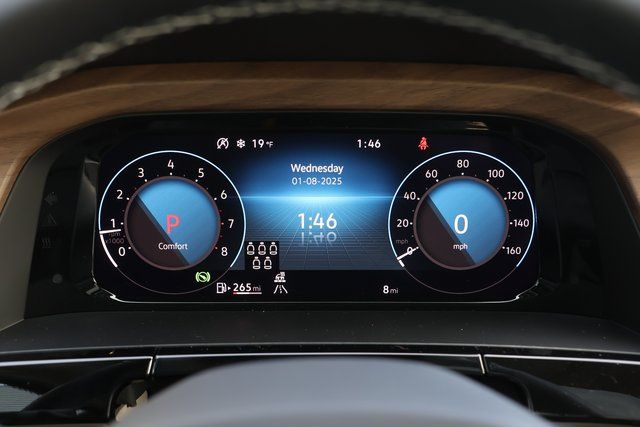 2025 Volkswagen Atlas SE Technology photo 2