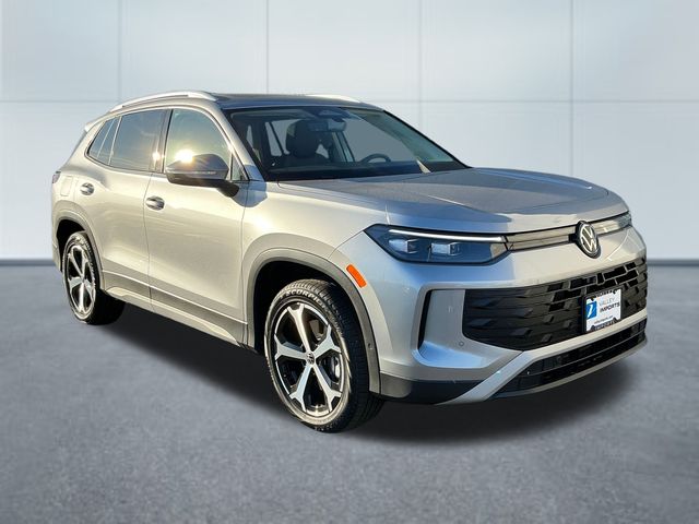 2025 Volkswagen Tiguan SE's photo