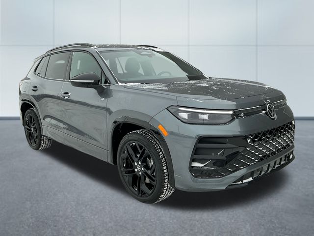 2026 Volkswagen Tiguan SE R-LINE BLACK's photo