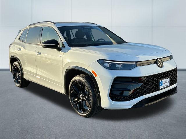 2026 Volkswagen Tiguan SE R-Line Black photo 2