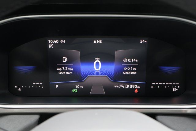2025 Volkswagen Taos SE photo 2