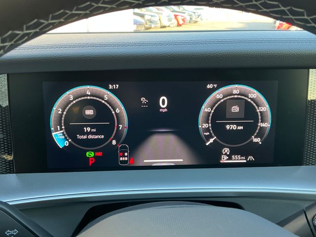 2026 Volkswagen Tiguan SE photo 3