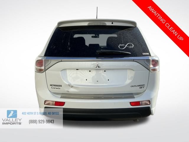 2014 Mitsubishi Outlander GT photo 2