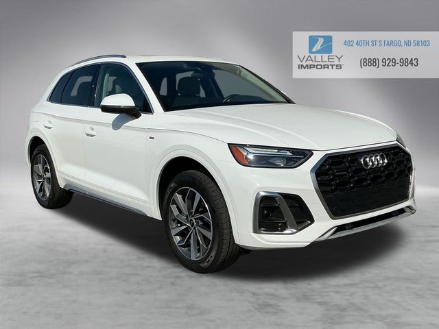 2023 Audi Q5 45 Premium Plus's photo