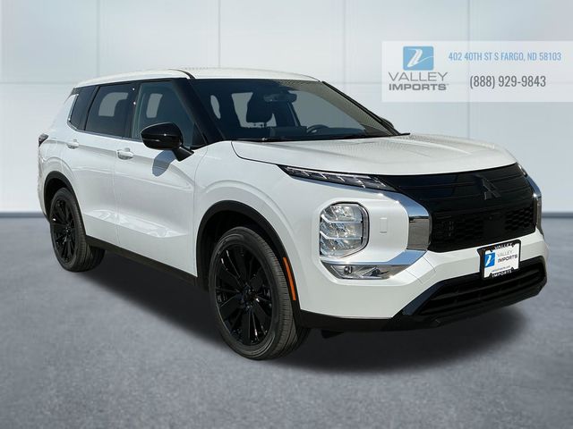 2026 Mitsubishi Outlander LE S-AWC's photo