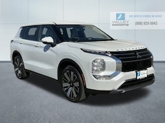 2025 Mitsubishi Outlander SE SUV