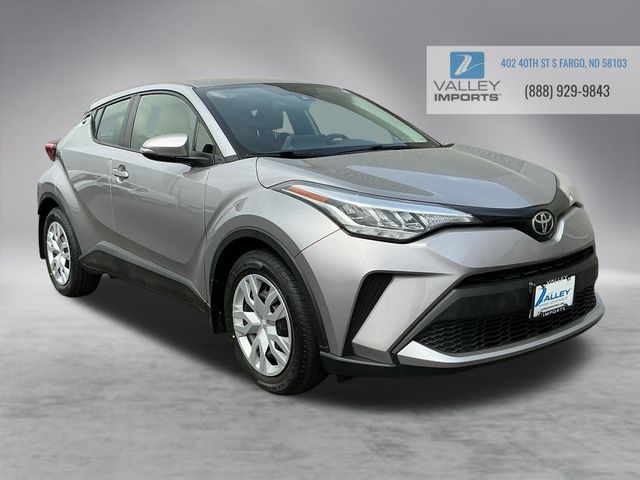 2020 Toyota C-HR LE's photo