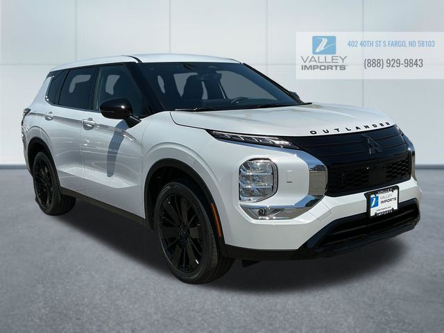 2026 Mitsubishi Outlander LE S-AWC's photo