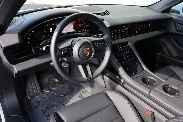2023 Porsche Taycan photo 4