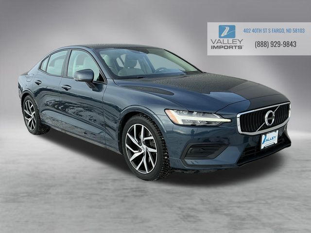 2020 Volvo S60 Momentum's photo