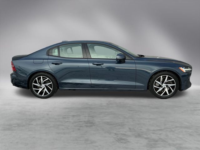 2020 Volvo S60 T6 Momentum photo 4