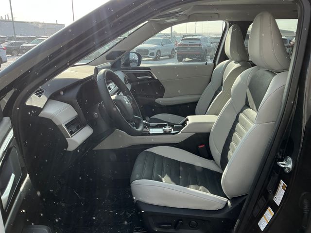 2026 Mitsubishi Outlander SE - Photo 13