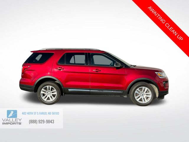 2019 Ford Explorer XLT photo 2