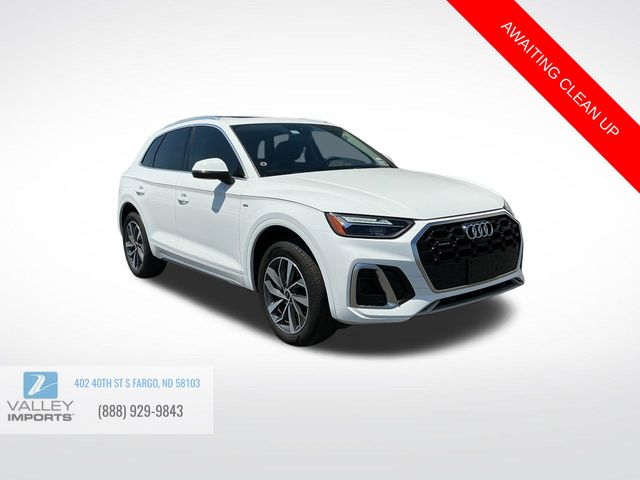 2023 Audi Q5 45 Premium Plus's photo