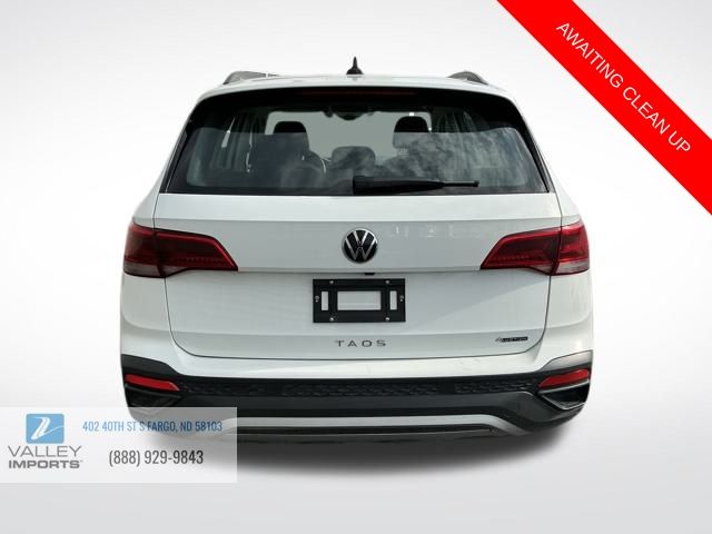 2022 Volkswagen Taos S photo 2