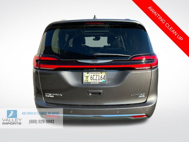 2022 Chrysler Pacifica Limited photo 3