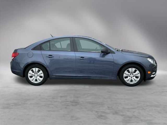 2014 Chevrolet Cruze LS photo 3