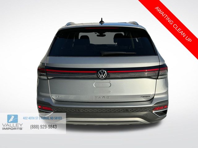 2025 Volkswagen Taos SEL photo 3