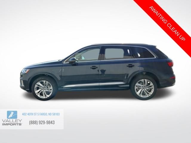 2023 Audi Q7 45 Premium photo 2