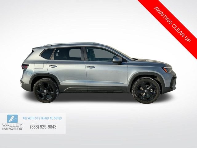 2025 Volkswagen Taos SEL photo 2