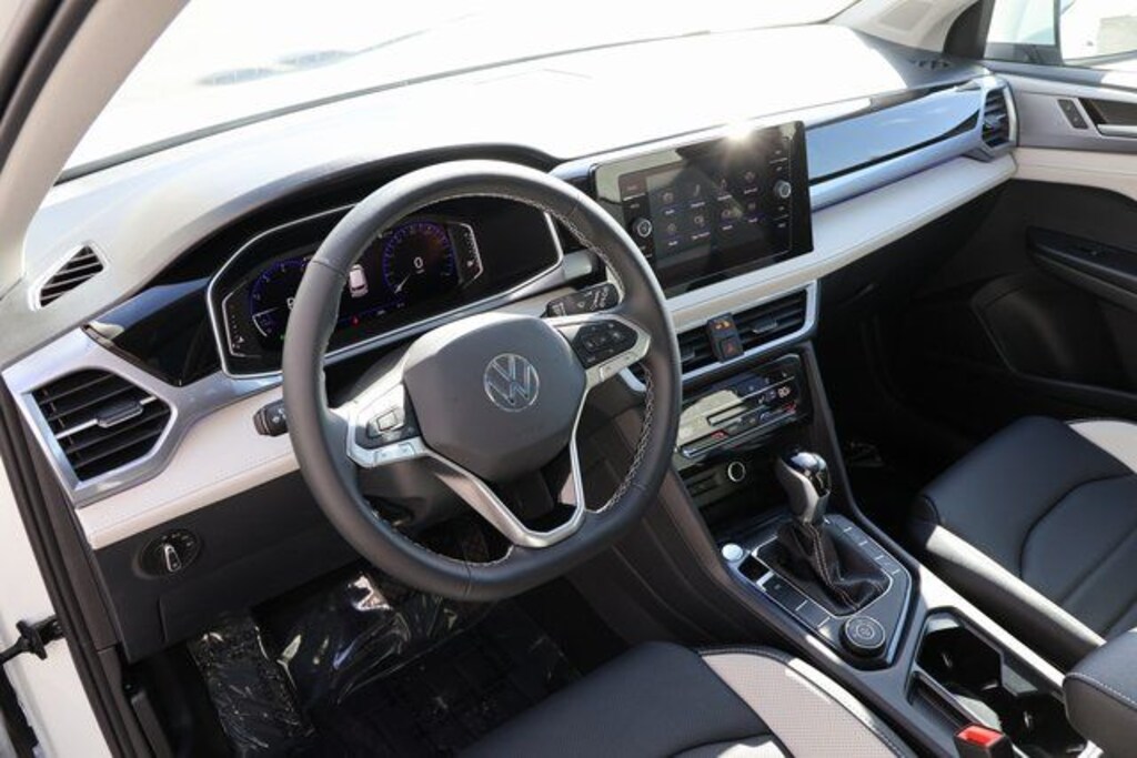 Certified 2025 Volkswagen Taos 1.5T SEL SUV