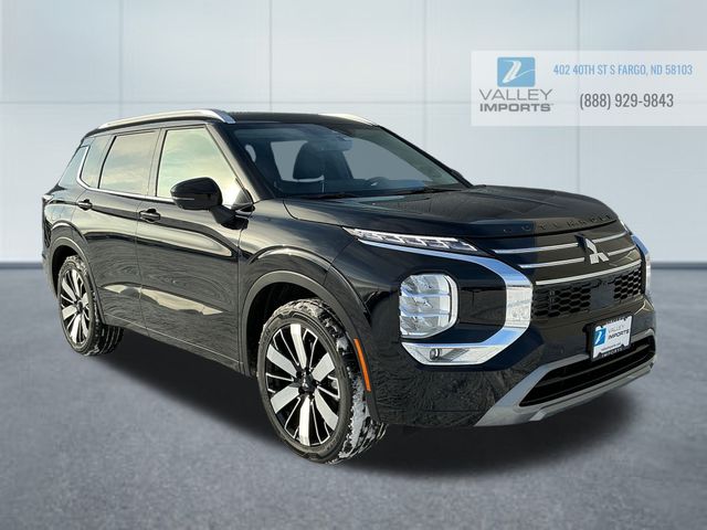 2026 Mitsubishi Outlander SEL's photo