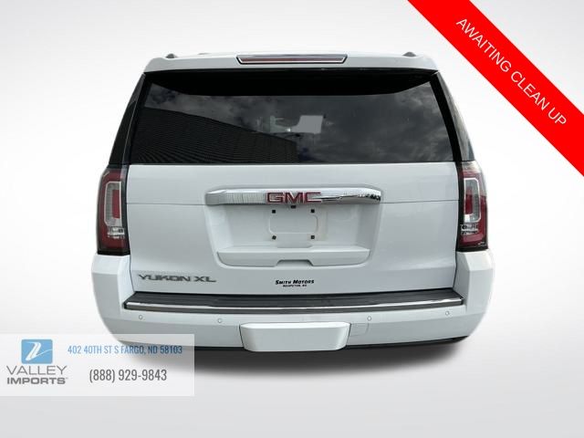 2017 Gmc Yukon XL Denali photo 2